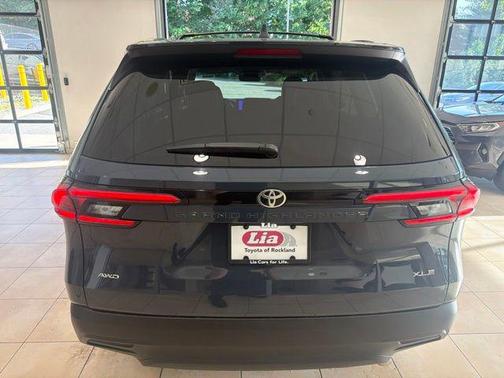 Cloud 2024 Toyota Grand Highlander XLE
