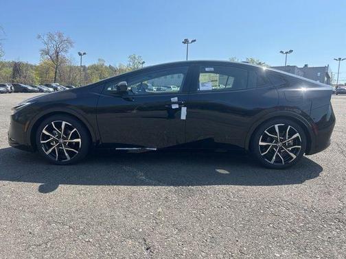 2025 Toyota Prius L