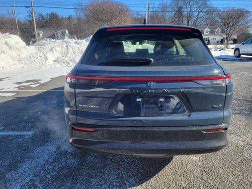 2025 Toyota Crown Signia XLE