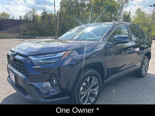 2022 Toyota RAV4 Hybrid XLE Premium