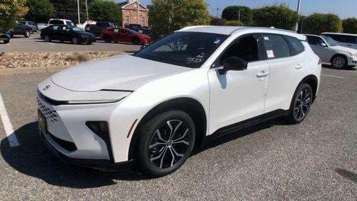 2025 Toyota Crown Signia XLE
