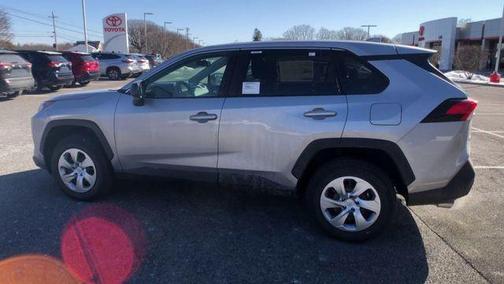 2022 Toyota RAV4 LE