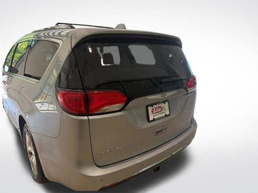 Billet Silver Metallic Clearcoat 2018 Chrysler Pacifica Limited