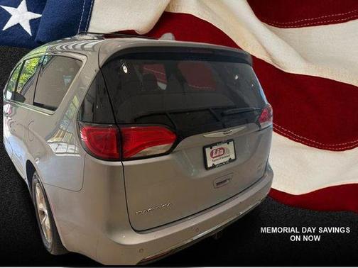 Billet Silver Metallic Clearcoat 2018 Chrysler Pacifica Limited