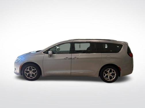 Billet Silver Metallic Clearcoat 2018 Chrysler Pacifica Limited