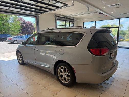 Billet Silver Metallic Clearcoat 2018 Chrysler Pacifica Limited