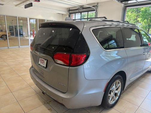 Billet Silver Metallic Clearcoat 2018 Chrysler Pacifica Limited