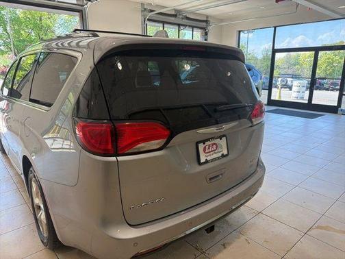 Billet Silver Metallic Clearcoat 2018 Chrysler Pacifica Limited