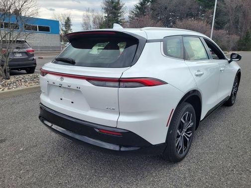 Oxygen White 2026 Toyota Crown Signia XLE
