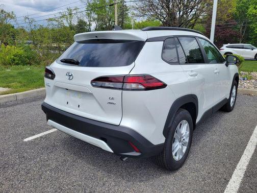 Pearl 2026 Toyota Corolla Cross LE