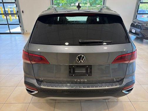 Gray 2022 Volkswagen Taos 1.5T SE