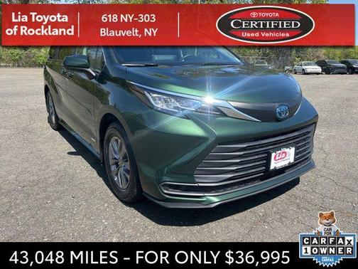 2021 Toyota Sienna LE