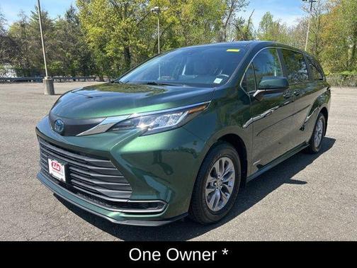 2021 Toyota Sienna LE