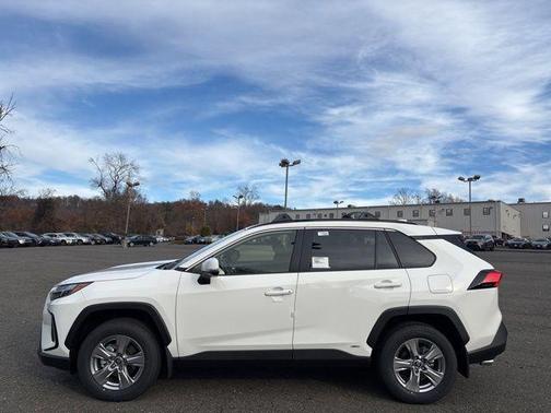 2025 Toyota RAV4 Hybrid LE