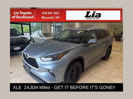 Moon Dust 2023 Toyota Highlander XLE