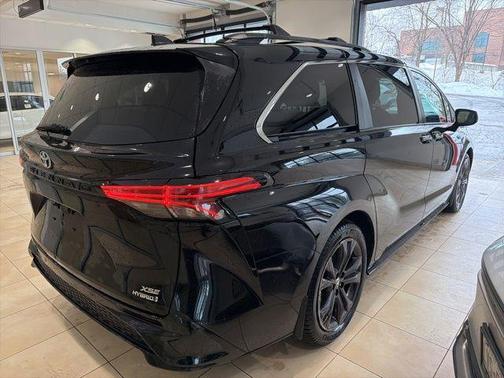 2022 Toyota Sienna XSE 7 Passenger