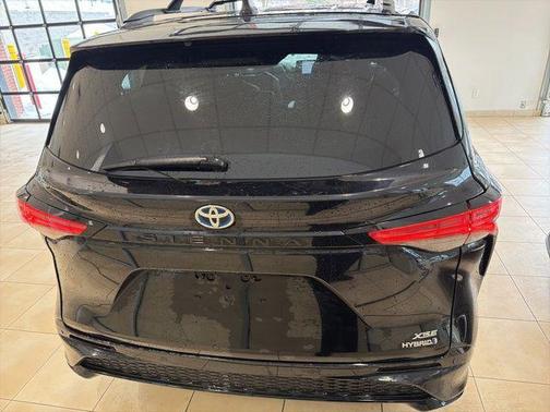 2022 Toyota Sienna XSE 7 Passenger