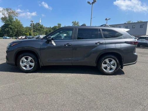 2025 Toyota Highlander LE