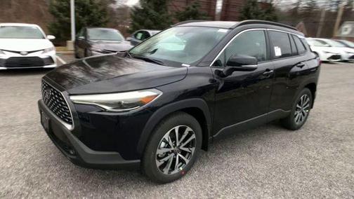2025 Toyota Corolla Cross XLE