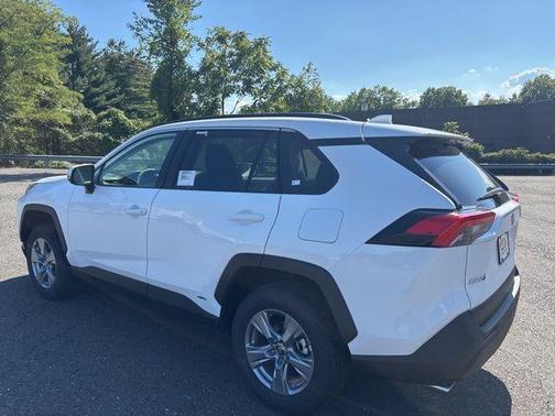 2025 Toyota RAV4 Hybrid XLE