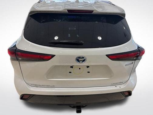 Wind Chill Pearl 2023 Toyota Highlander Hybrid Limited