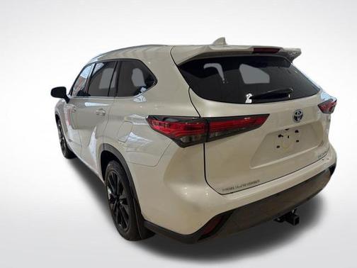 Wind Chill Pearl 2023 Toyota Highlander Hybrid Limited