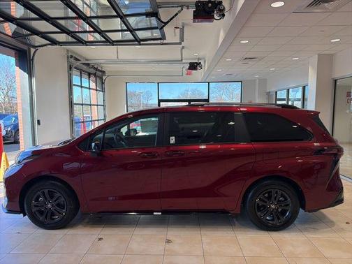 2026 Toyota Sienna XSE 7 Passenger