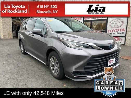 2023 Toyota Sienna LE