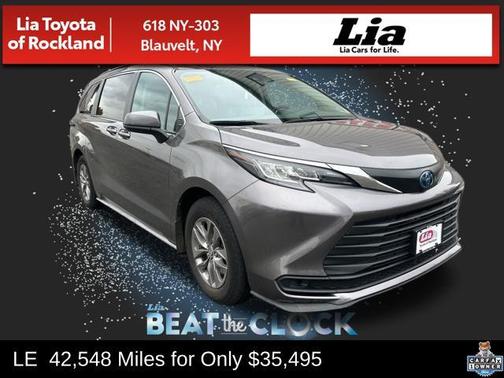 2023 Toyota Sienna LE