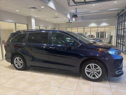 2024 Toyota Sienna XLE