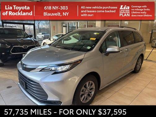 Celestial Silver Metallic 2023 Toyota Sienna LE