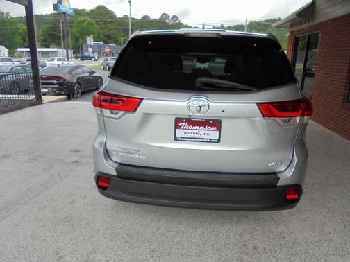 Celestial Silver Metallic 2019 Toyota Highlander XLE