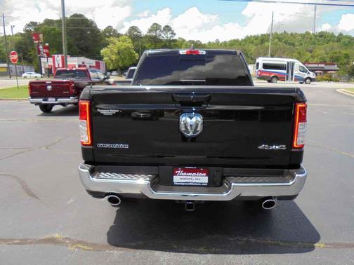 Diamond Black Crystal Pearlcoat 2022 RAM 1500 Big Horn/Lone Star