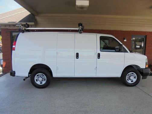 Summit White 2021 Chevrolet Express 2500 RWD 2500 Regular Wheelbase WT