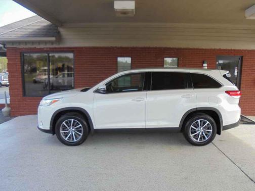 Blizzard Pearl 2019 Toyota Highlander XLE