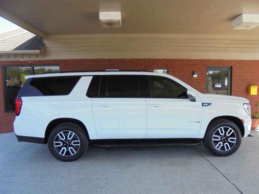 2021 GMC Yukon XL 4WD AT4