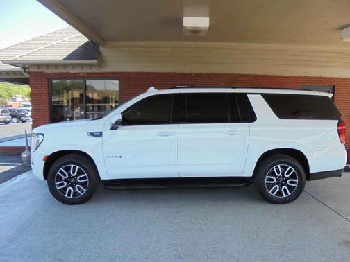 2021 GMC Yukon XL 4WD AT4