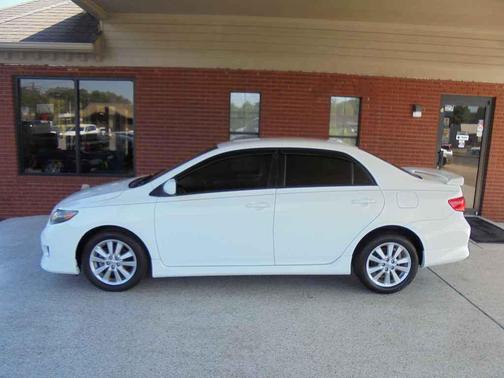 Super White 2010 Toyota Corolla S