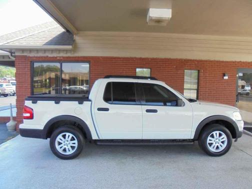 White Suede Clearcoat 2010 Ford Explorer Sport Trac XLT