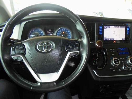 2017 Toyota Sienna Limited Premium