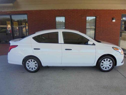 2019 Nissan Versa 1.6 S+