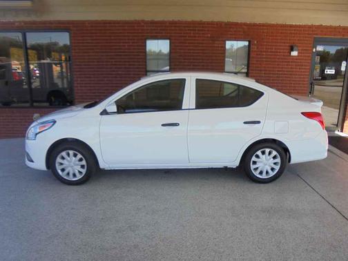 2019 Nissan Versa 1.6 S+