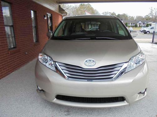 2017 Toyota Sienna XLE Premium