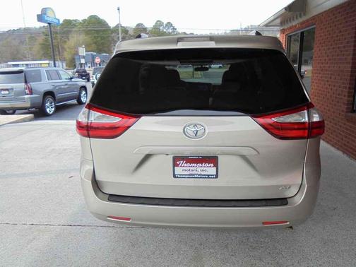 2017 Toyota Sienna XLE Premium