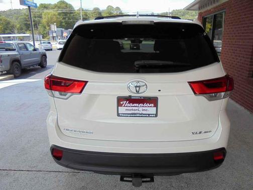 Blizzard Pearl 2019 Toyota Highlander XLE
