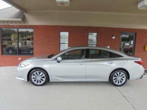 2022 Toyota Avalon XLE