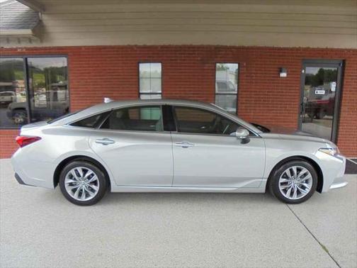 2022 Toyota Avalon XLE