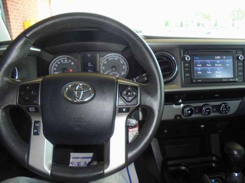 2016 Toyota Tacoma SR5