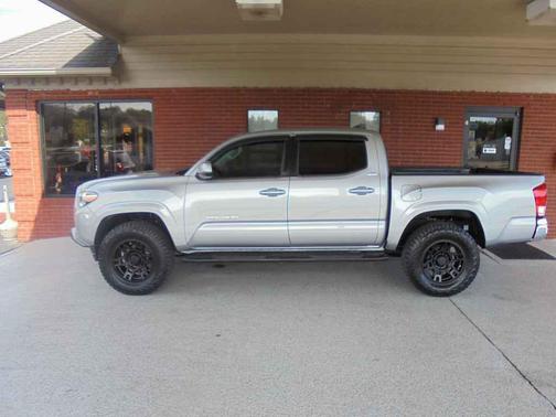 2016 Toyota Tacoma SR5
