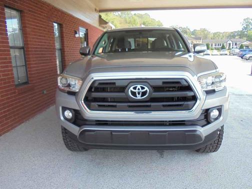 2016 Toyota Tacoma SR5